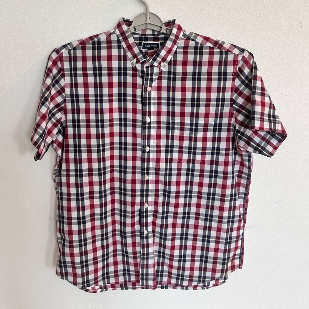 Club Room Men’s Short Sleeve Button Down

Size XL